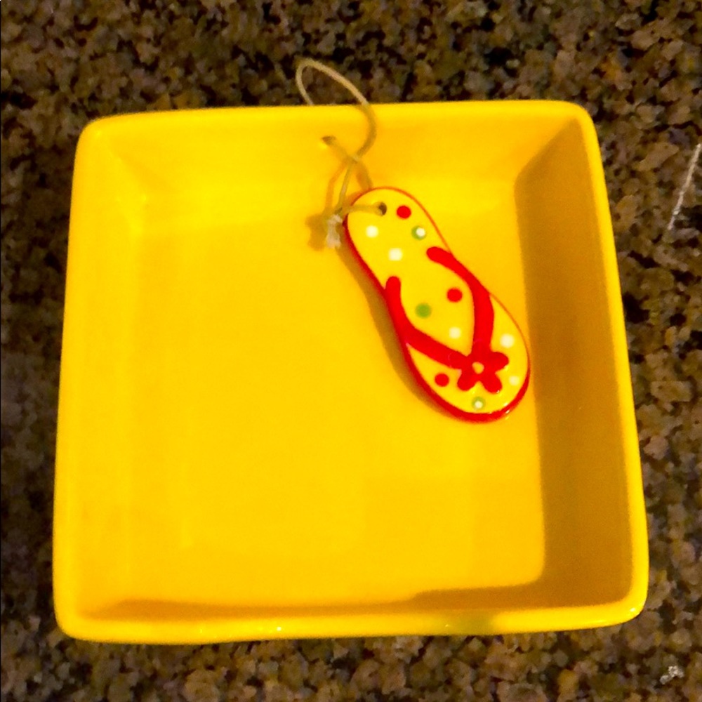 Kitchen utensil holder